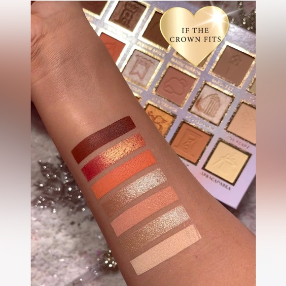 P.Louise If The Crown Fits Eyeshadow Palette - Pink and Gold - Picture 10 of 11